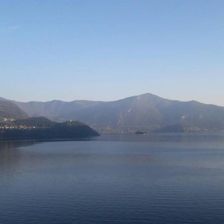 Appartamento sul lago d'Iseo Tavernola Bergamasca Exterior foto