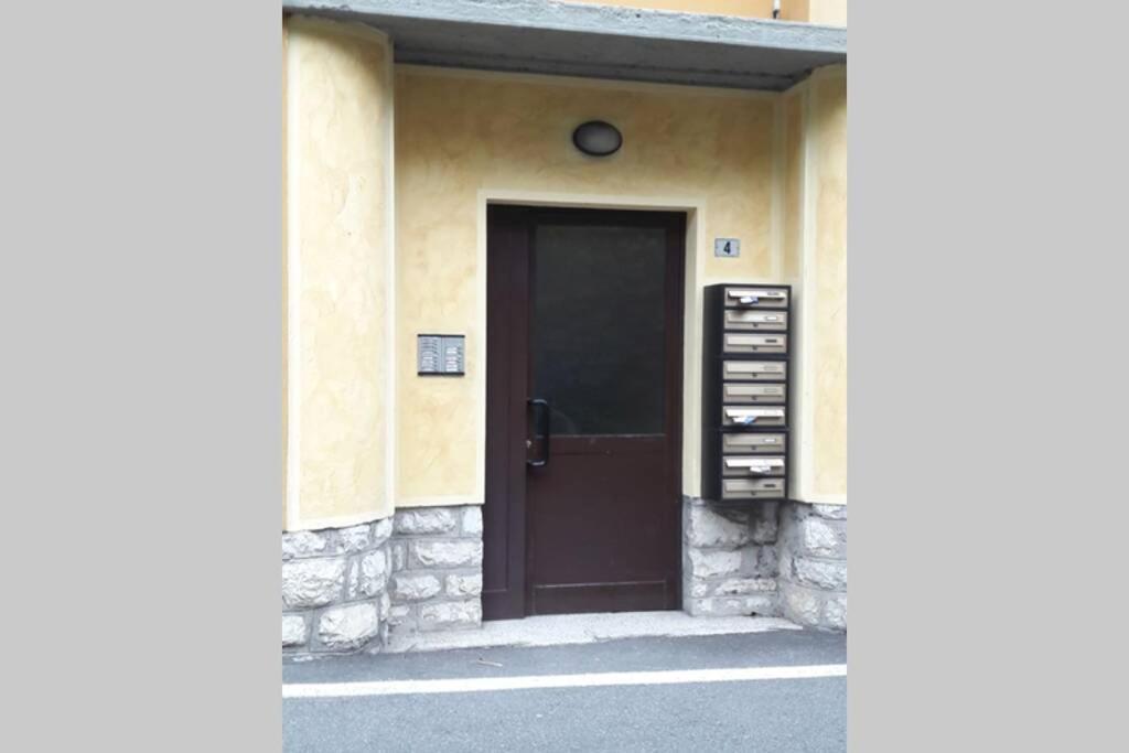 Appartamento sul lago d'Iseo Tavernola Bergamasca Exterior foto